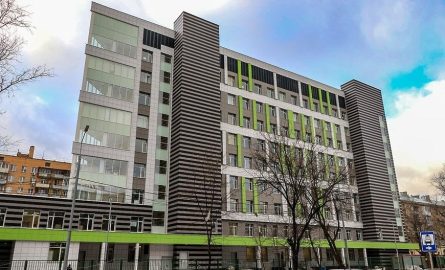В Мытищах приостановлена плановая помощь в детских поликлиниках.